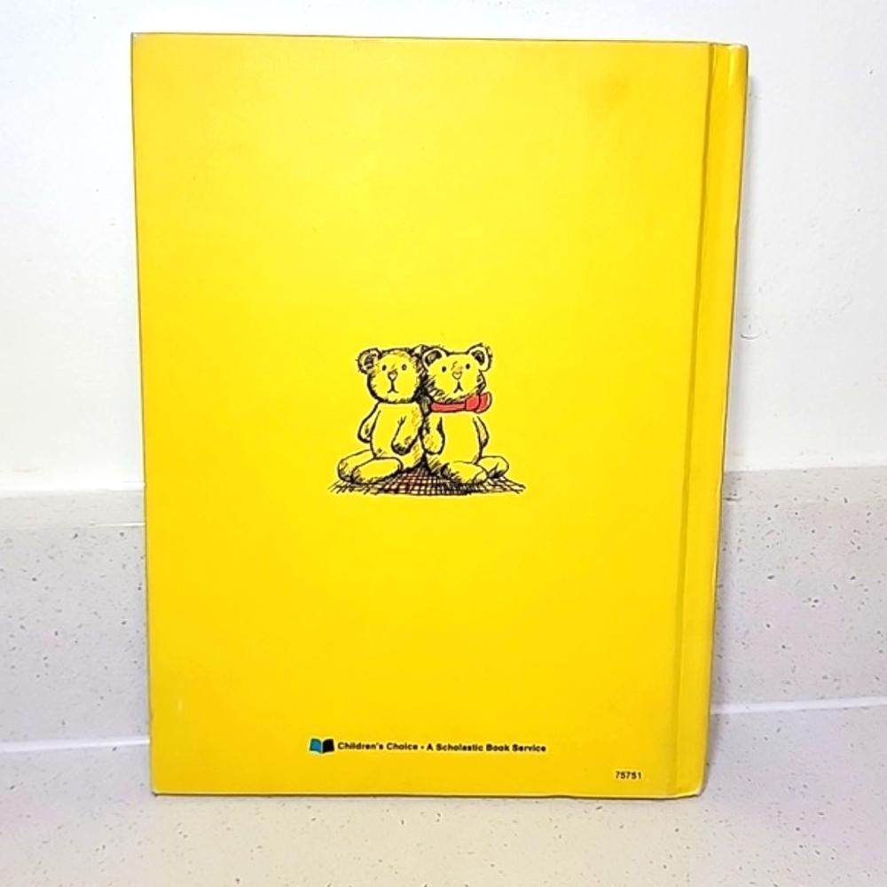 Vintage Book. Hardcover. Ira Sleeps Over. Book by Bernard Weber. 11x8  48 Pages - Picture 2 of 5